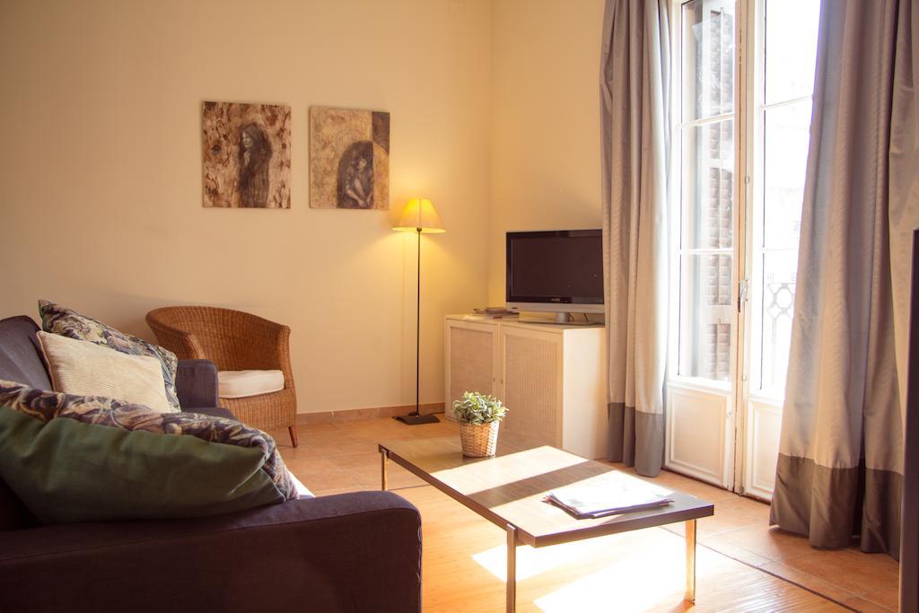 Gaudi Apartment 9 Barcelona Room photo
