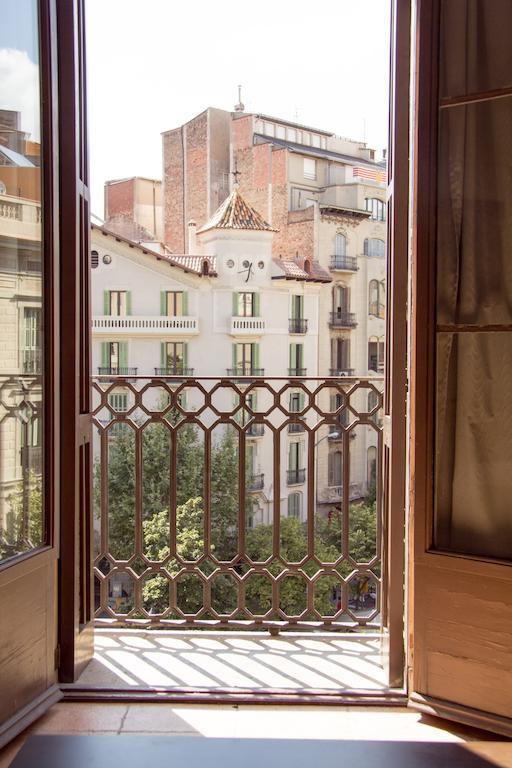 Gaudi Apartment 9 Barcelona Exterior photo